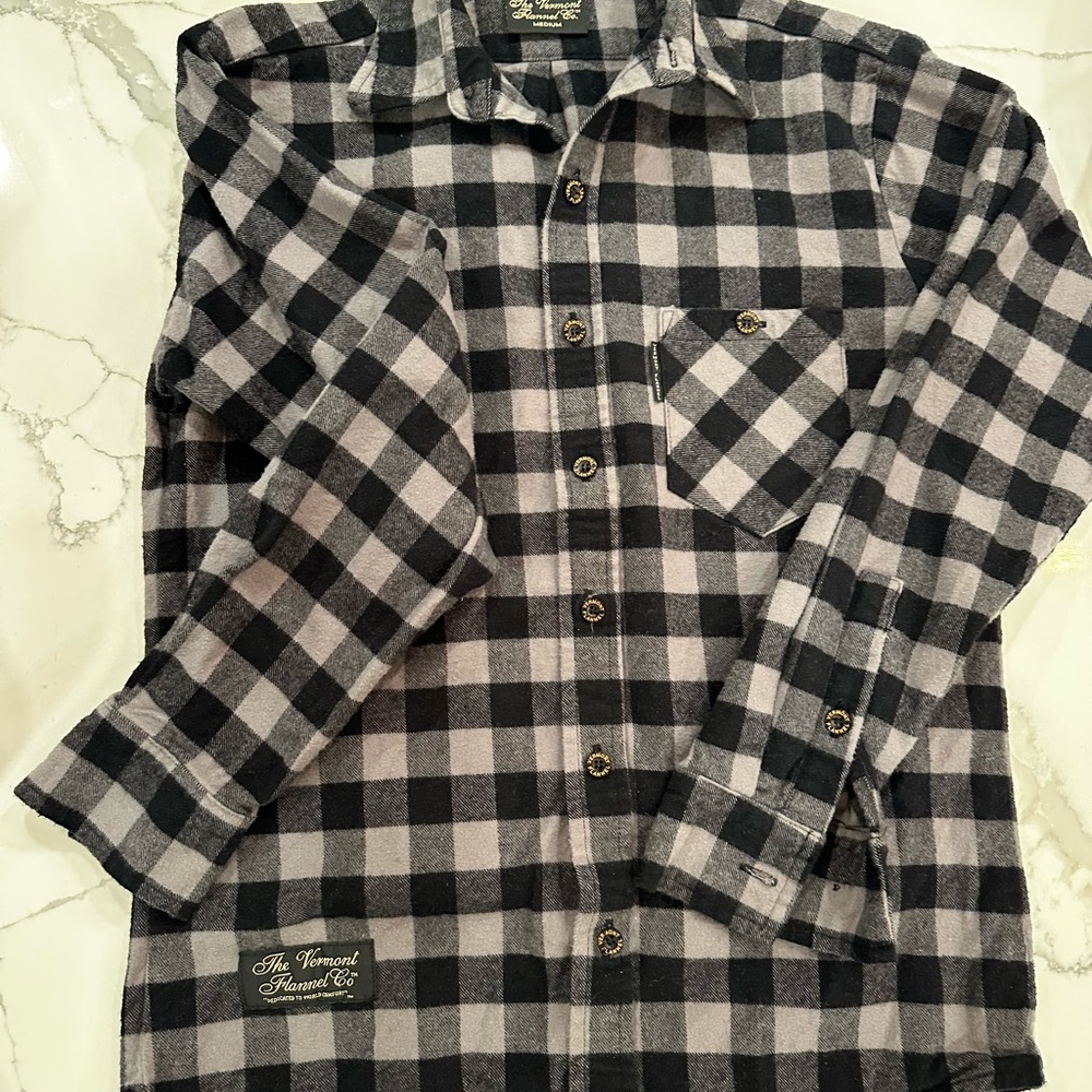 Vermont Flannel Co. Black and Gray Plaid Men's Casual Button Down Shirt